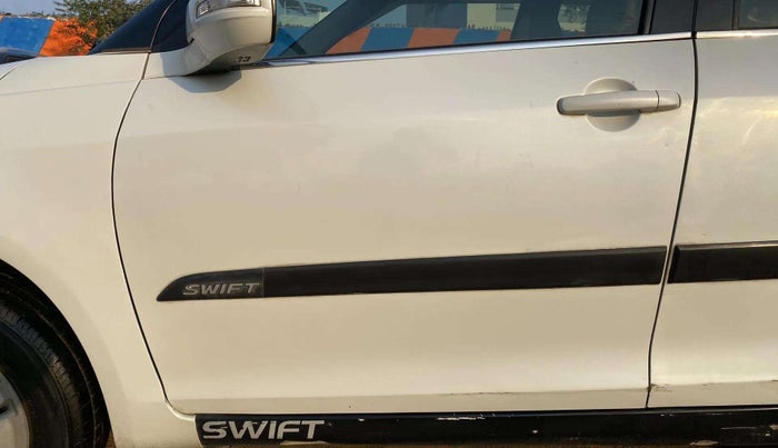 2016 Maruti Swift VXI, Petrol, Manual, 64,147 km, Front passenger door - Slight discoloration