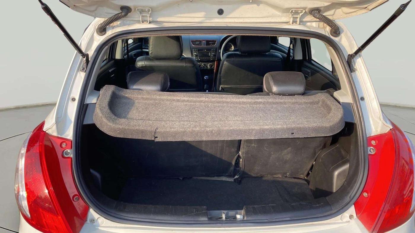 2016 Maruti Swift VXI, Petrol, Manual, 64,248 km, Boot Inside
