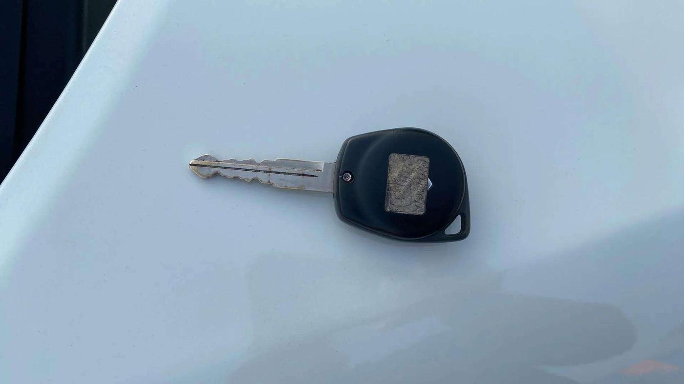 2016 Maruti Swift VXI, Petrol, Manual, 64,248 km, Key Close Up