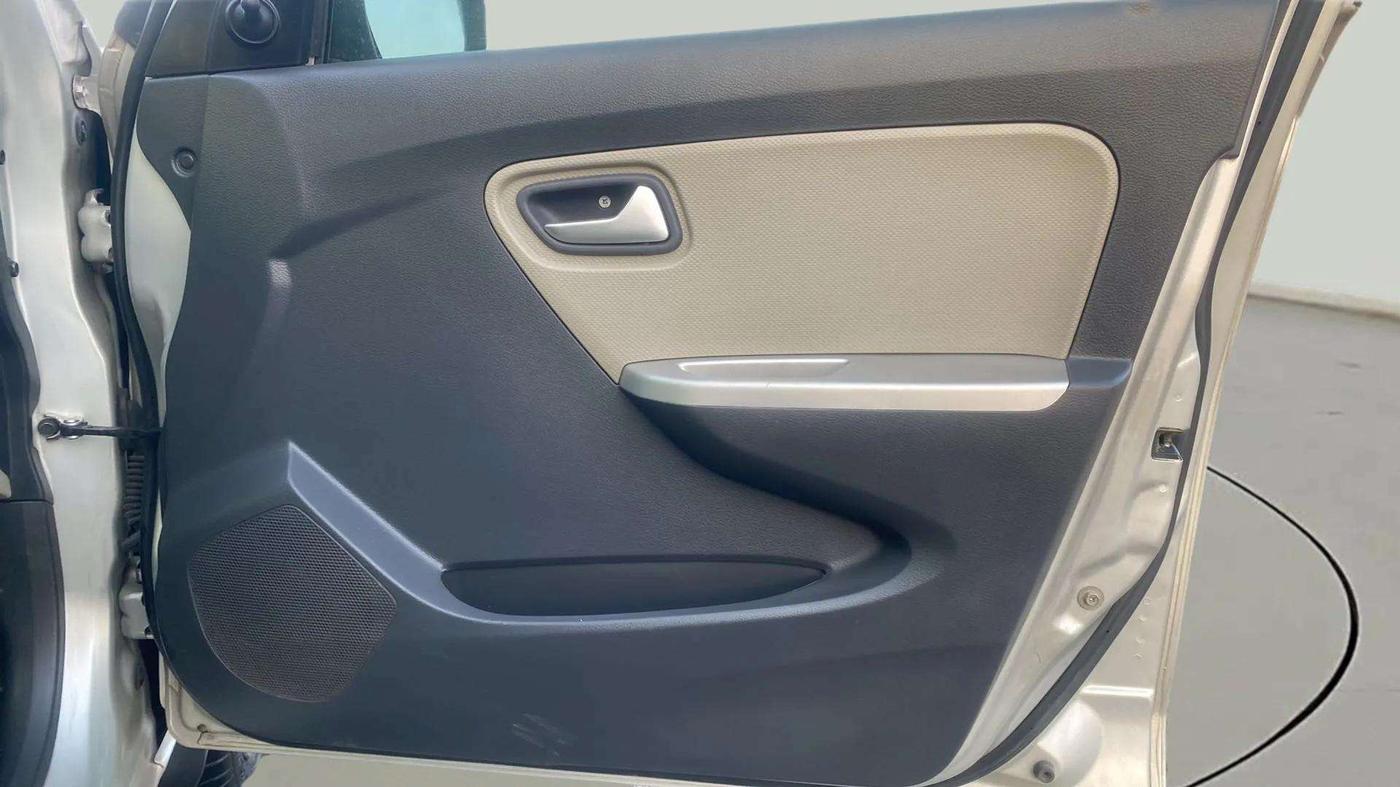2017 Maruti Alto K10 VXI (O) AMT, Petrol, Automatic, 71,850 km, Driver Side Door Panels Control