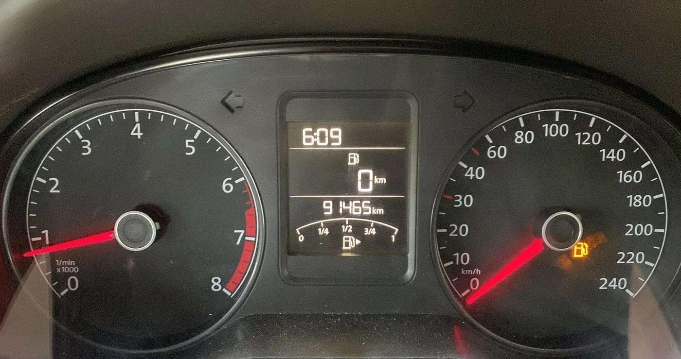 2015 Volkswagen Vento HIGHLINE 1.6 MPI, Petrol, Manual, 91,469 km, Odometer Image