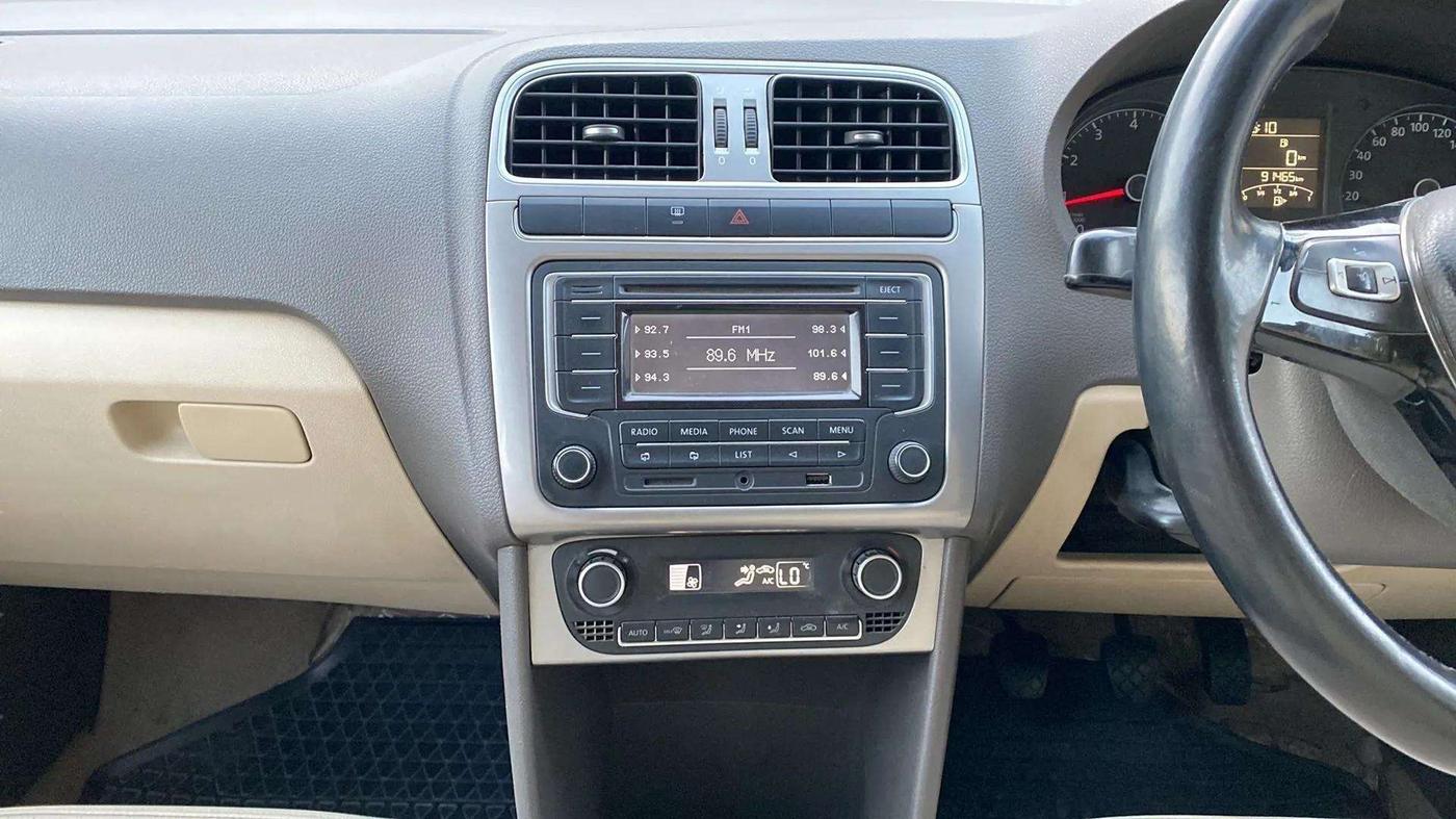 2015 Volkswagen Vento HIGHLINE 1.6 MPI, Petrol, Manual, 91,469 km, Air Conditioner