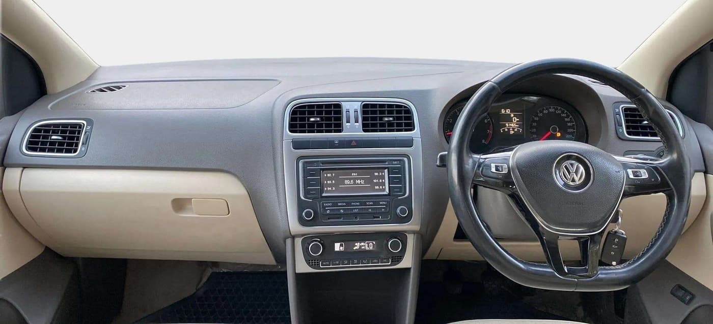2015 Volkswagen Vento HIGHLINE 1.6 MPI, Petrol, Manual, 91,469 km, Dashboard