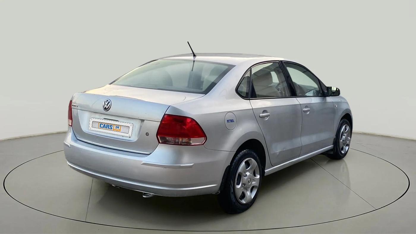 2015 Volkswagen Vento HIGHLINE 1.6 MPI, Petrol, Manual, 91,469 km, Right Back Diagonal