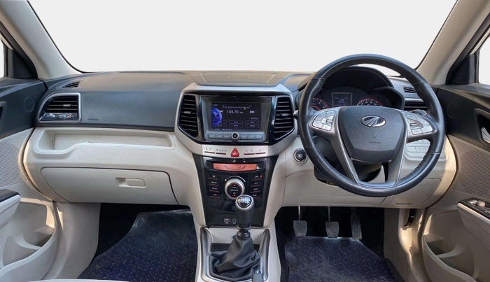 2020 Mahindra XUV300 W8 (O) 1.2 PETROL, Petrol, Manual, 34,030 km, Dashboard