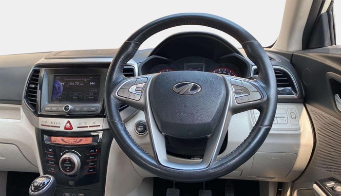 2020 Mahindra XUV300 W8 (O) 1.2 PETROL, Petrol, Manual, 34,030 km, Steering Wheel Close Up