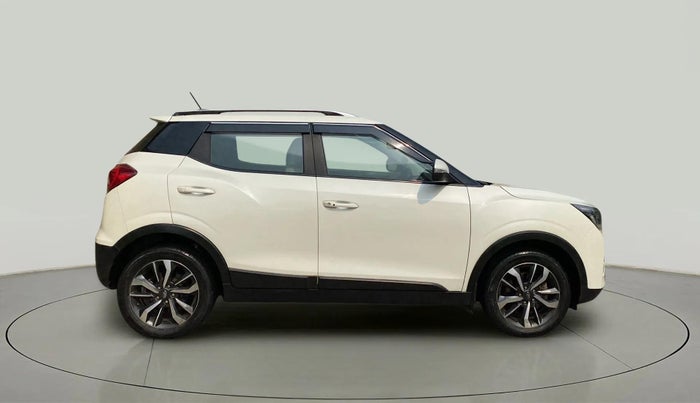 2020 Mahindra XUV300 W8 (O) 1.2 PETROL, Petrol, Manual, 34,030 km, Right Side View