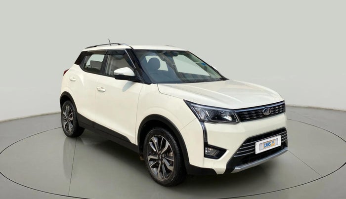 2020 Mahindra XUV300 W8 (O) 1.2 PETROL, Petrol, Manual, 34,030 km, Right Front Diagonal