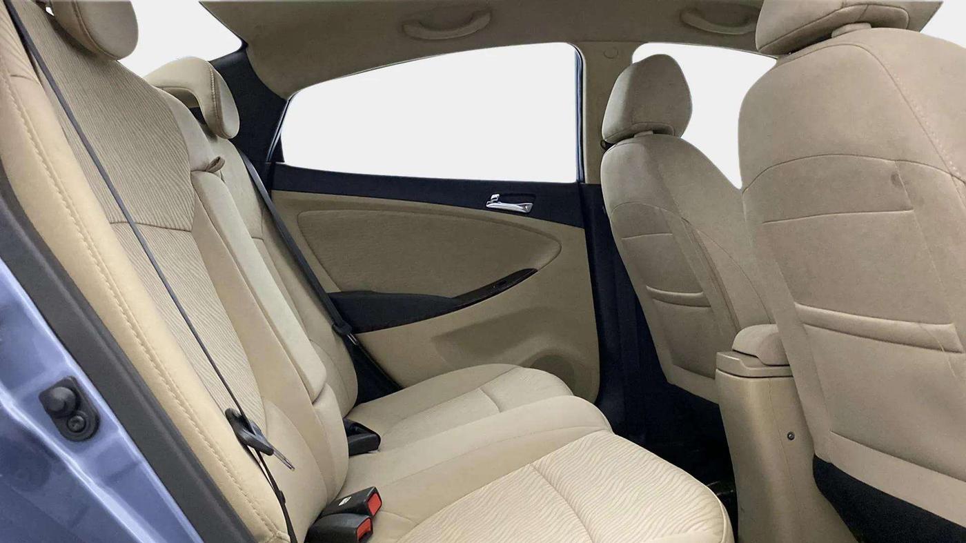 2013 Hyundai Verna FLUIDIC 1.6 VTVT SX, Petrol, Manual, 43,109 km, Right Side Rear Door Cabin
