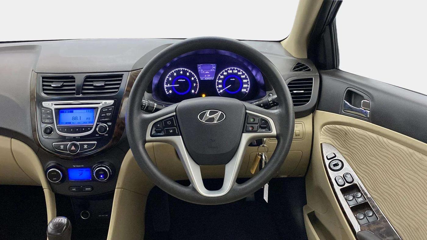 2013 Hyundai Verna FLUIDIC 1.6 VTVT SX, Petrol, Manual, 43,109 km, Steering Wheel Close Up