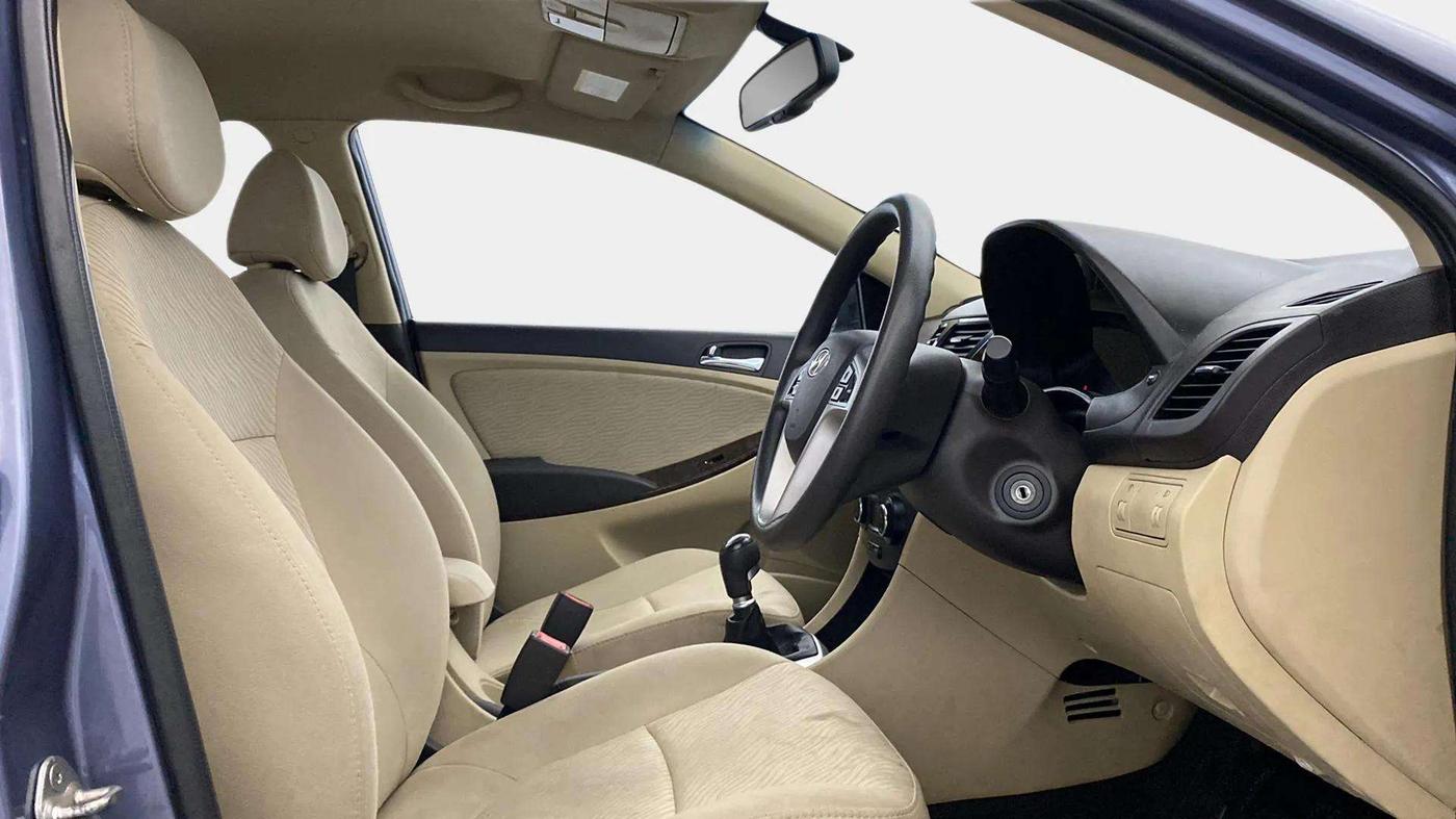 2013 Hyundai Verna FLUIDIC 1.6 VTVT SX, Petrol, Manual, 43,109 km, Right Side Front Door Cabin