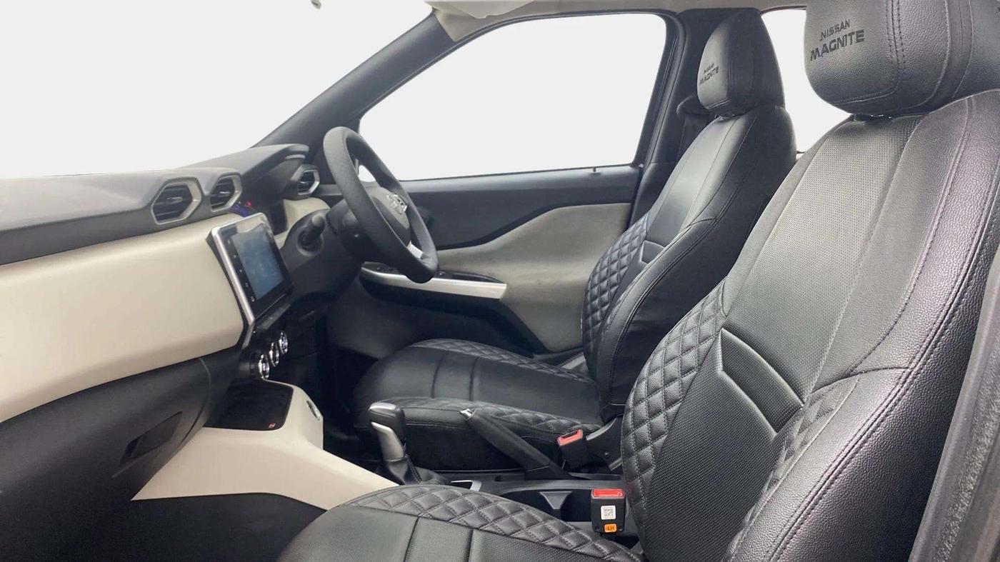 2022 Nissan MAGNITE XV TURBO CVT, Petrol, Automatic, 43,792 km, Right Side Front Door Cabin
