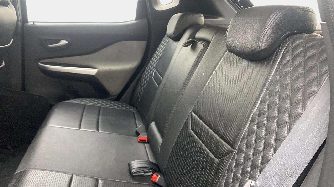 2022 Nissan MAGNITE XV TURBO CVT, Petrol, Automatic, 43,792 km, Right Side Rear Door Cabin