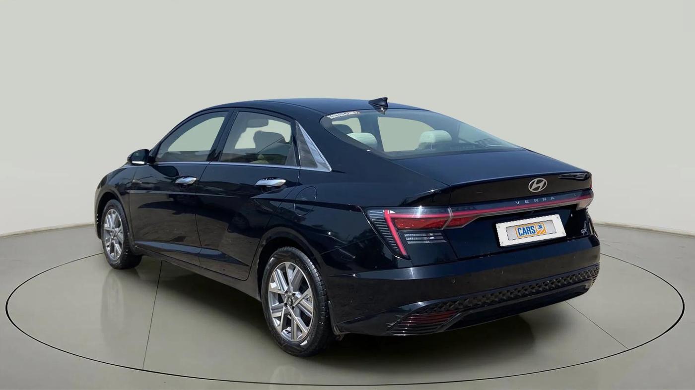 2023 Hyundai Verna SX(O) 1.5 MPI IVT , Petrol, Automatic, 31,801 km, Left Back Diagonal