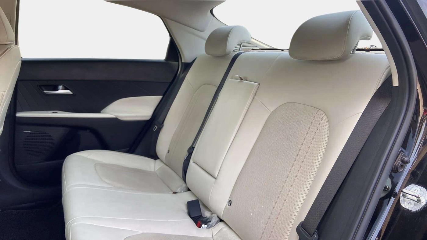 2023 Hyundai Verna SX(O) 1.5 MPI IVT , Petrol, Automatic, 31,801 km, Right Side Rear Door Cabin