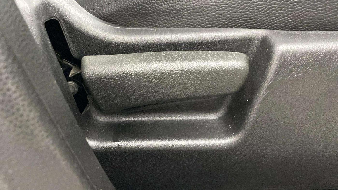 2022 Maruti Alto VXI PLUS, Petrol, Manual, 21,332 km, Driver Side Adjustment Panel