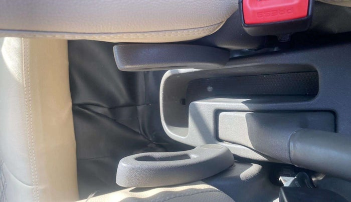2013 Hyundai i10 SPORTZ 1.2 AT, Petrol, Automatic, 52,152 km, Driver Side Adjustment Panel