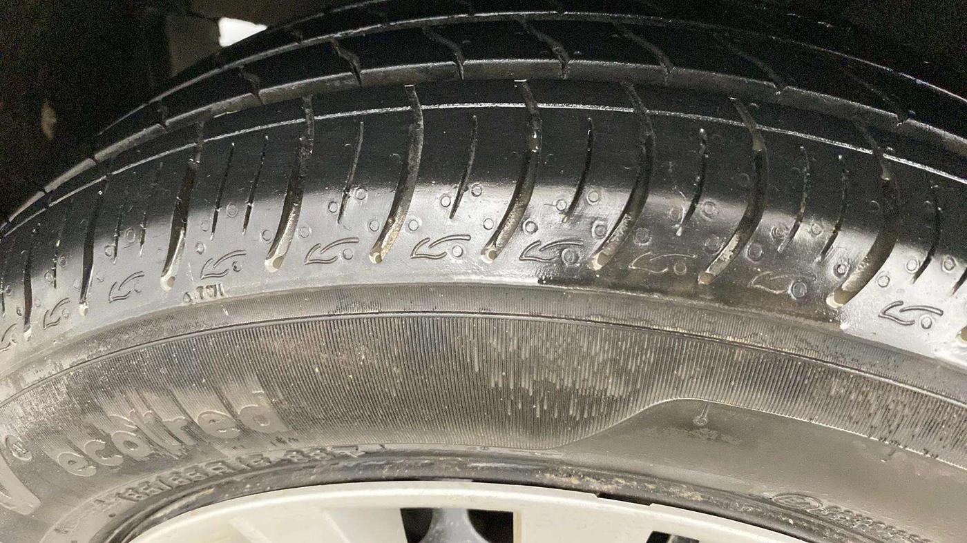 2020 Maruti Baleno DELTA PETROL 1.2, Petrol, Manual, 39,984 km, Right Front Tyre Tread