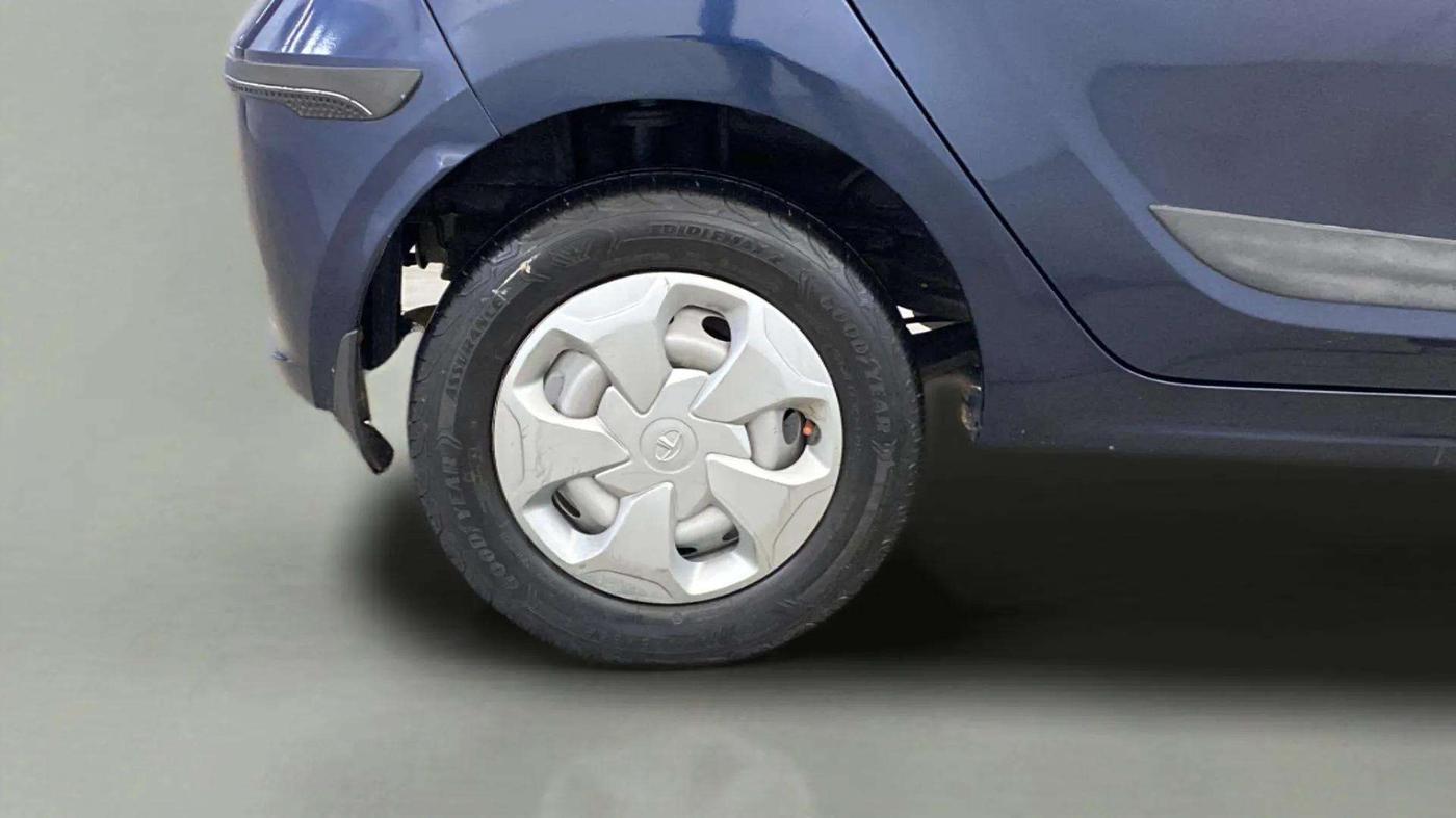 2022 Tata Tiago XM CNG, CNG, Manual, 41,366 km, Right Rear Wheel