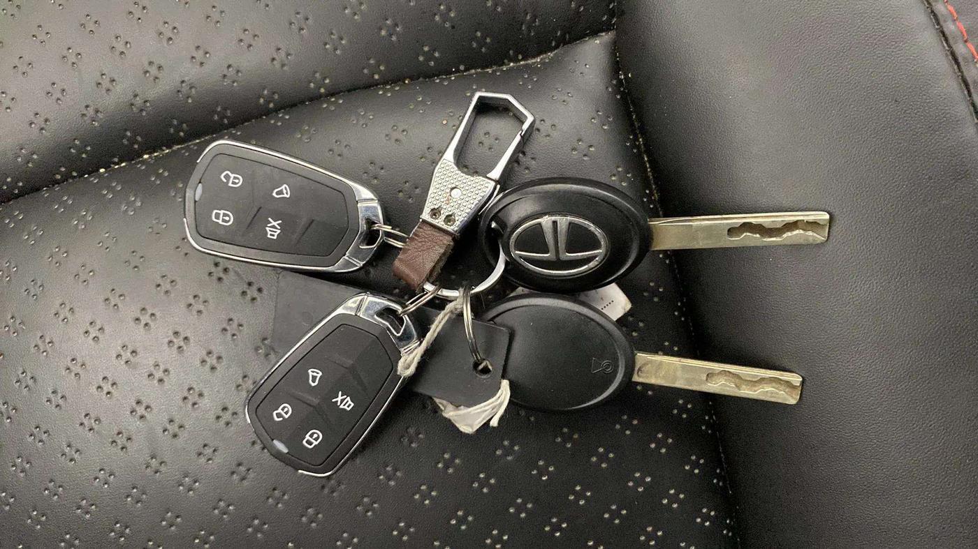 2022 Tata Tiago XM CNG, CNG, Manual, 41,366 km, Key Close Up