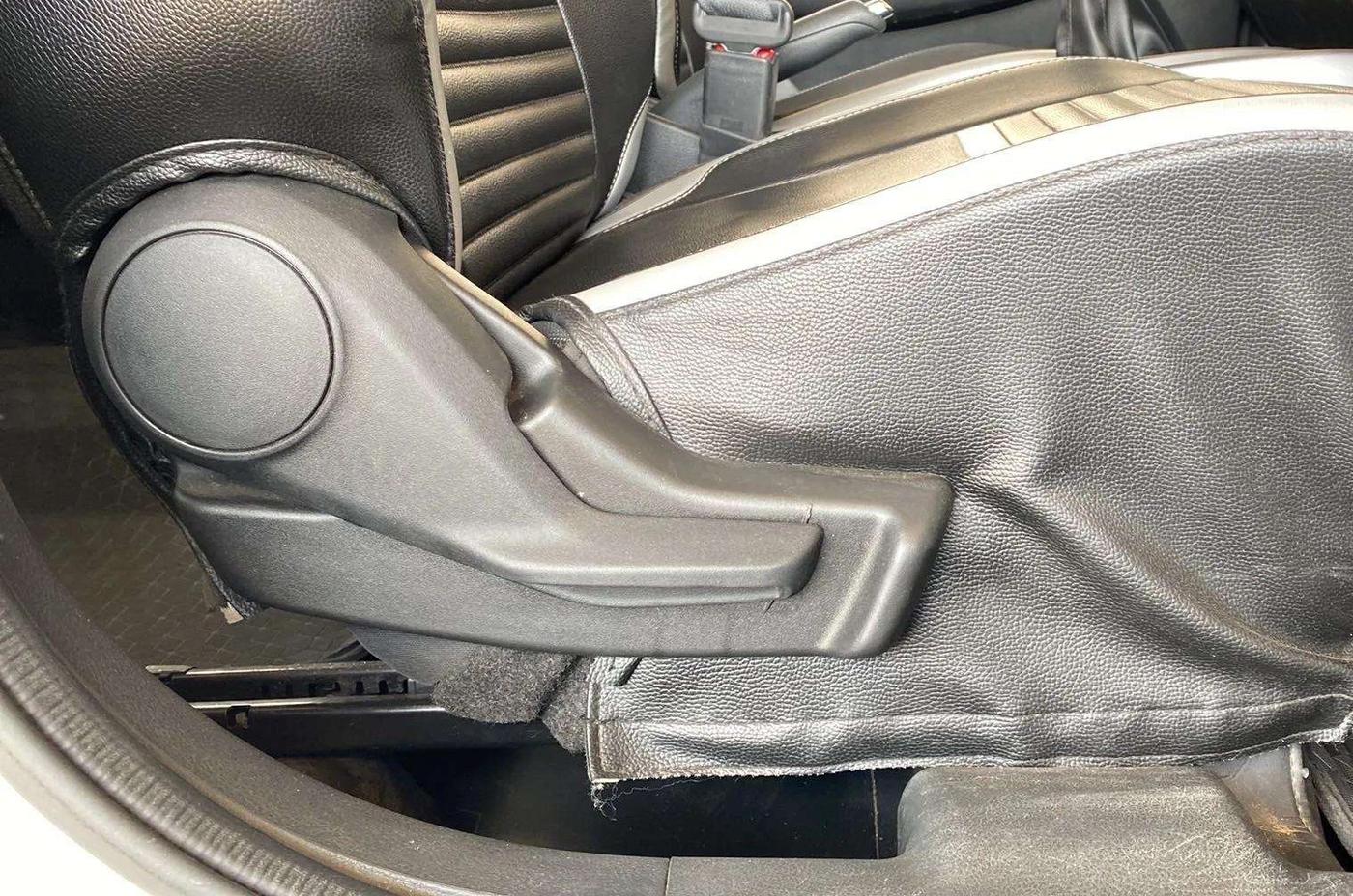 2021 Maruti Baleno DELTA PETROL 1.2, Petrol, Manual, 24,694 km, Driver Side Adjustment Panel