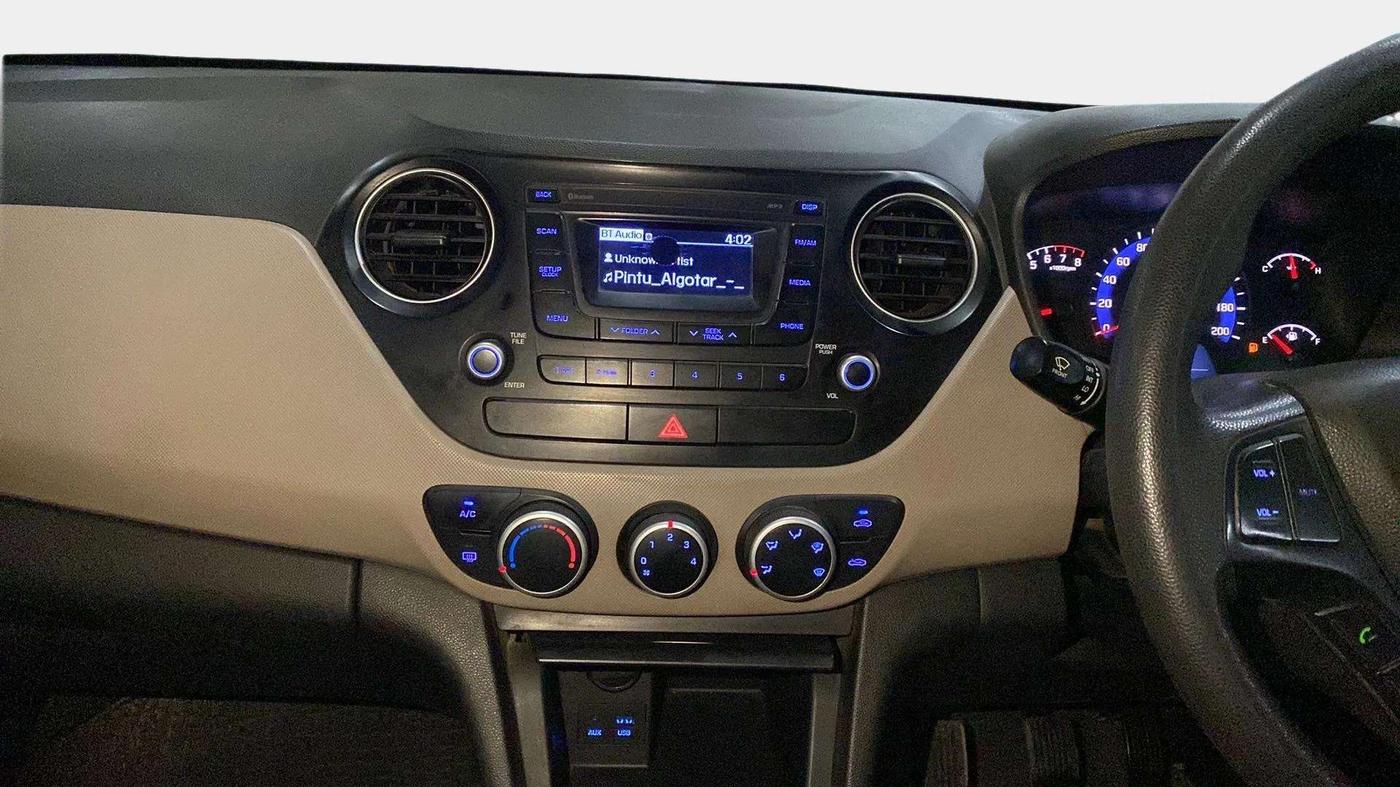2017 Hyundai Xcent S 1.2, Petrol, Manual, 71,486 km, Air Conditioner