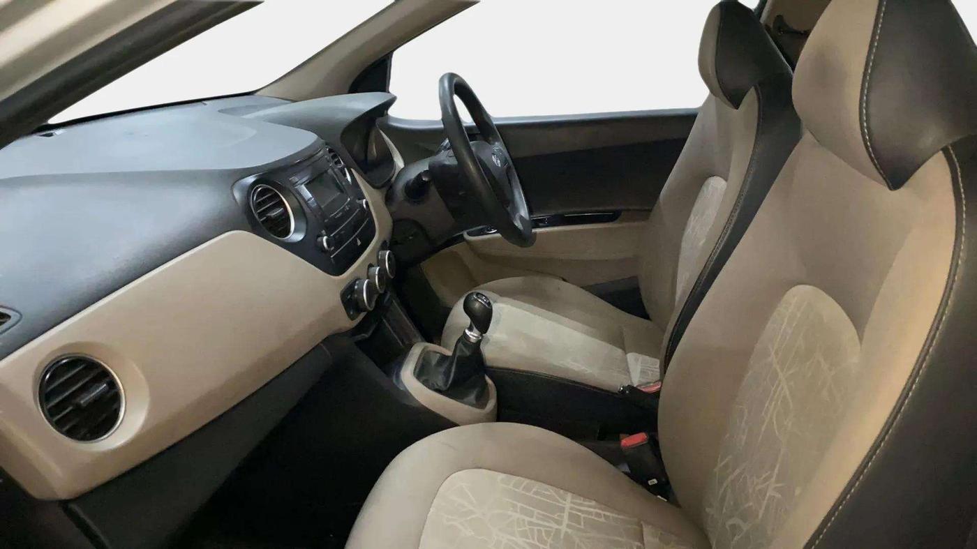 2017 Hyundai Xcent S 1.2, Petrol, Manual, 71,486 km, Right Side Front Door Cabin