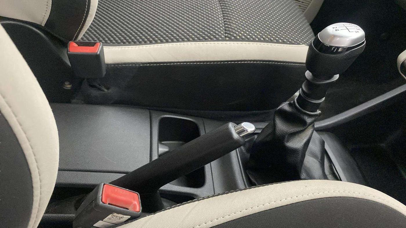 2019 Renault TRIBER RXZ, Petrol, Manual, 55,367 km, Gear Lever