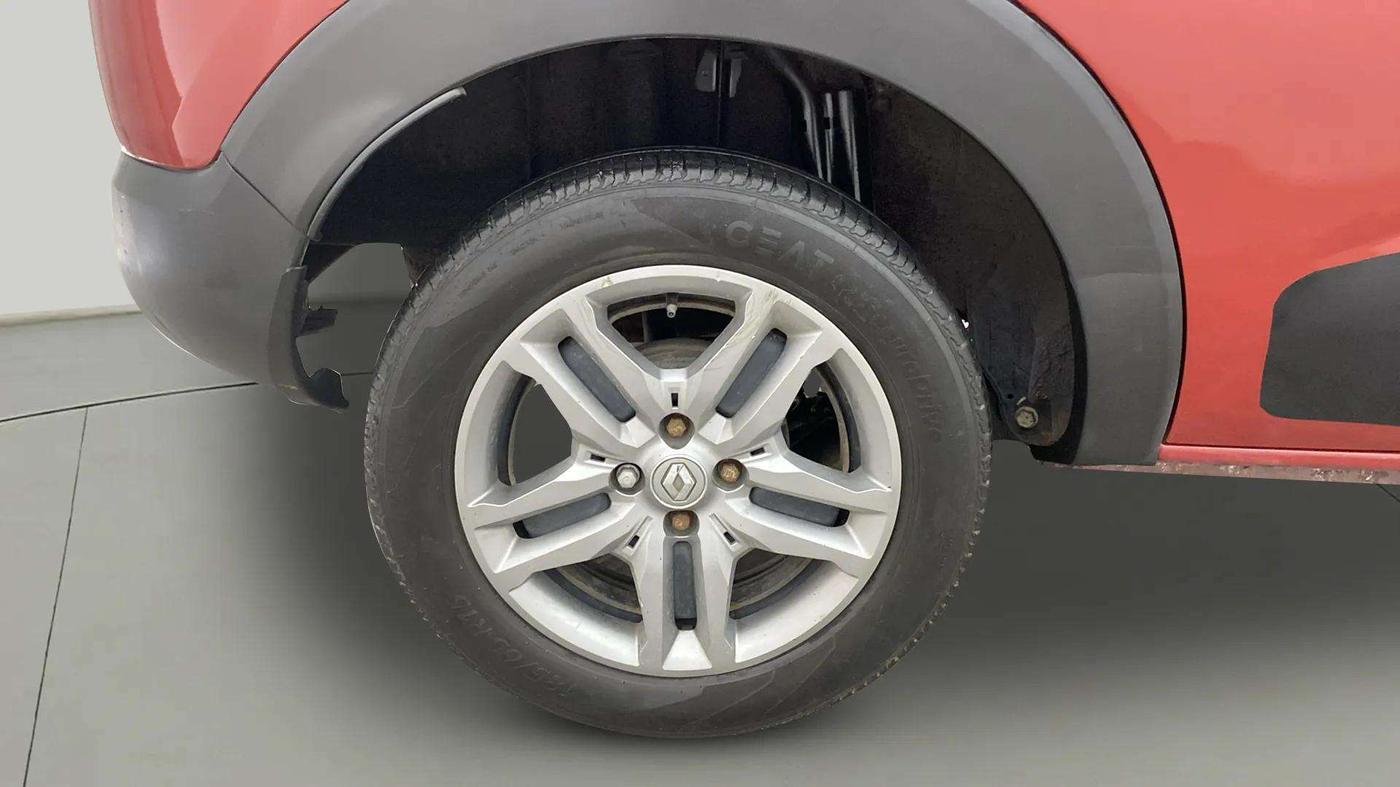 2019 Renault TRIBER RXZ, Petrol, Manual, 55,367 km, Right Rear Wheel