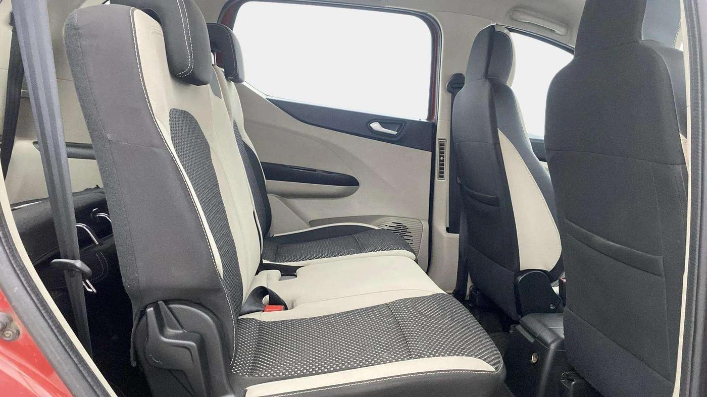 2019 Renault TRIBER RXZ, Petrol, Manual, 55,367 km, Right Side Rear Door Cabin