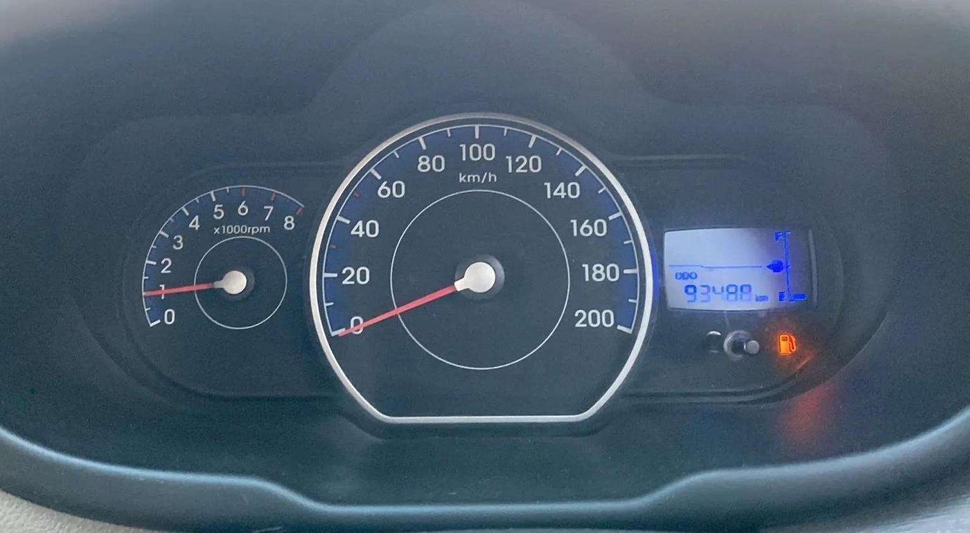 2013 Hyundai i10 SPORTZ 1.1, Petrol, Manual, 93,599 km, Odometer Image