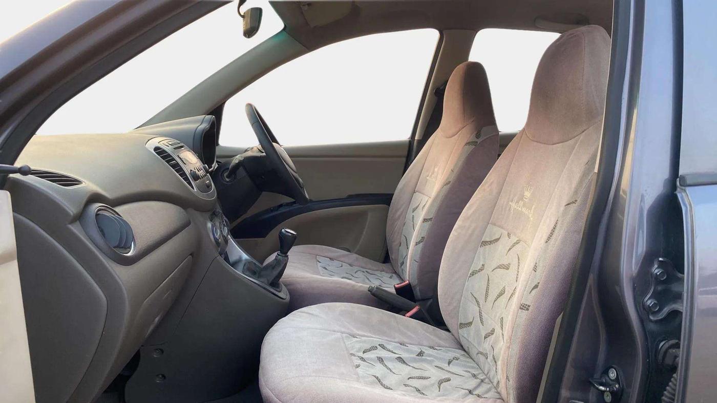 2013 Hyundai i10 SPORTZ 1.1, Petrol, Manual, 93,599 km, Third Seat Row ( optional )
