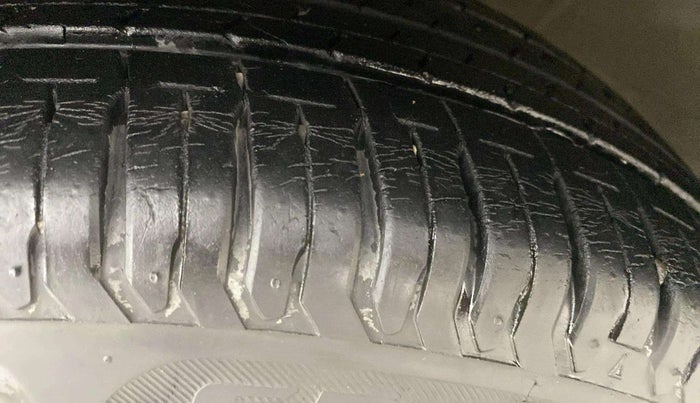 2019 Maruti Ertiga VXI AT SHVS, Petrol, Automatic, 19,058 km, Left Front Tyre Tread