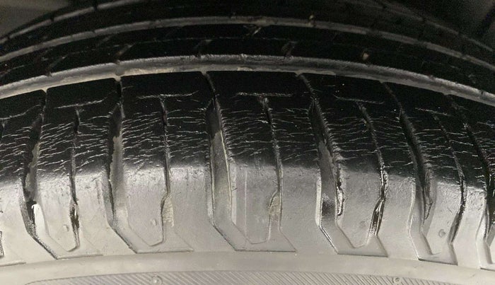 2019 Maruti Ertiga VXI AT SHVS, Petrol, Automatic, 19,058 km, Right Rear Tyre Tread