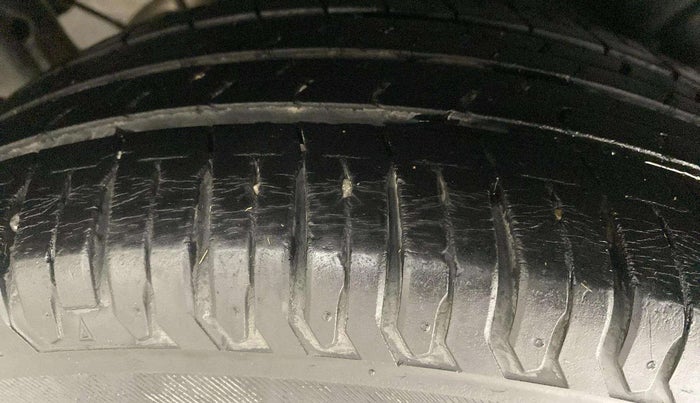 2019 Maruti Ertiga VXI AT SHVS, Petrol, Automatic, 19,058 km, Left Rear Tyre Tread