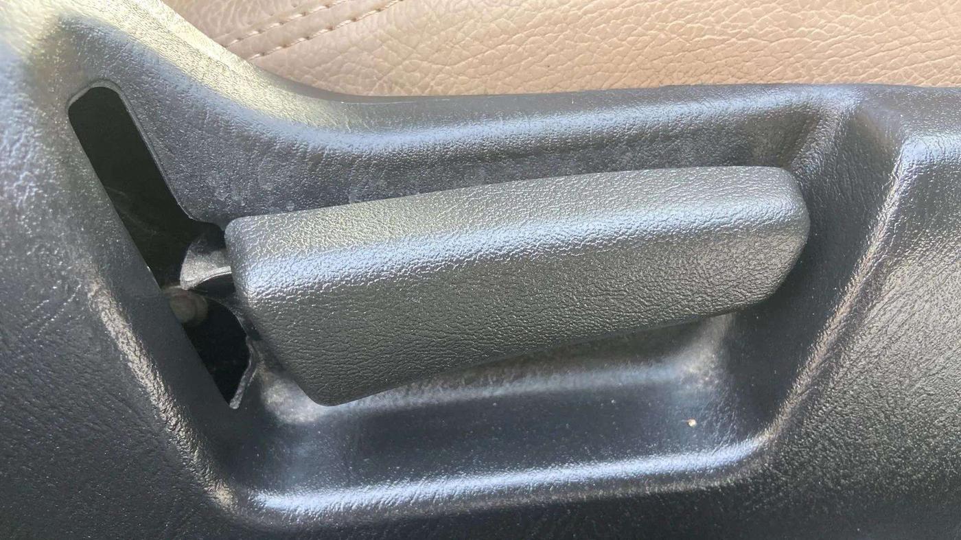 2022 Maruti Alto VXI PLUS, Petrol, Manual, 24,388 km, Driver Side Adjustment Panel