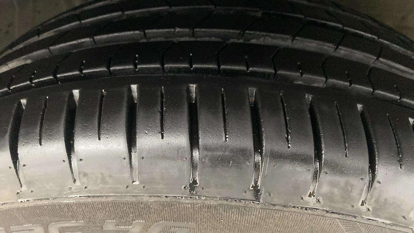 2017 Maruti Baleno ALPHA PETROL 1.2, Petrol, Manual, 71,354 km, Right Front Tyre Tread