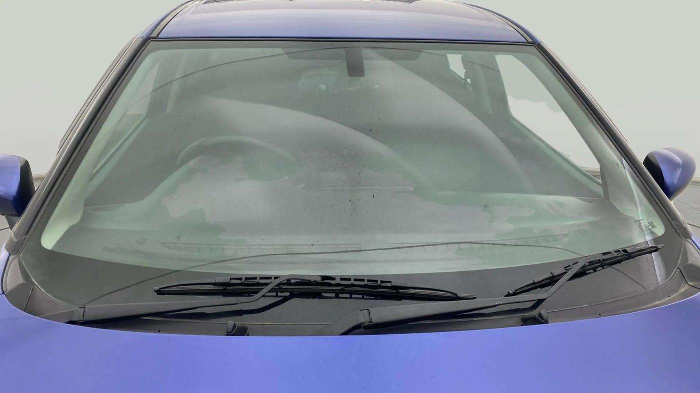 2017 Maruti Baleno ALPHA PETROL 1.2, Petrol, Manual, 71,354 km, Front Windshield