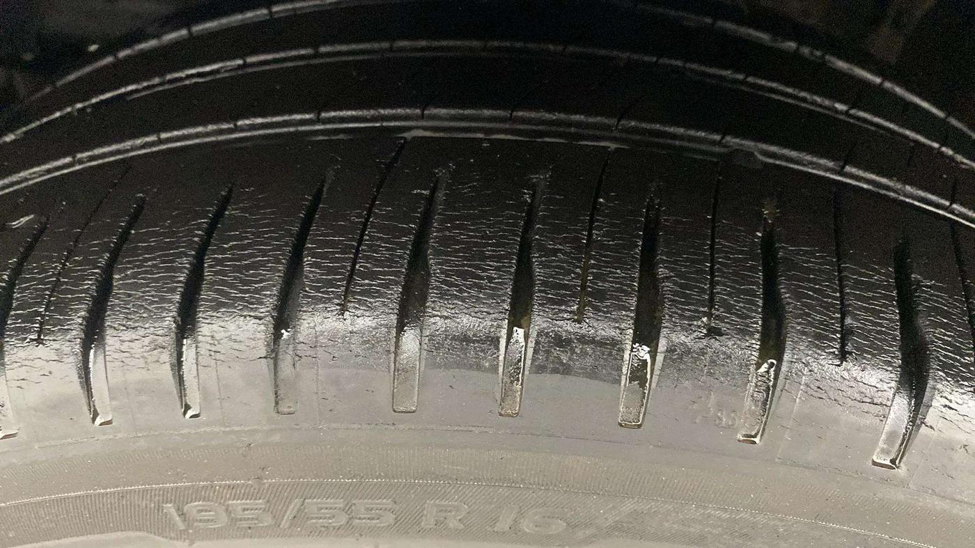 2017 Maruti Baleno ALPHA PETROL 1.2, Petrol, Manual, 71,354 km, Left Front Tyre Tread