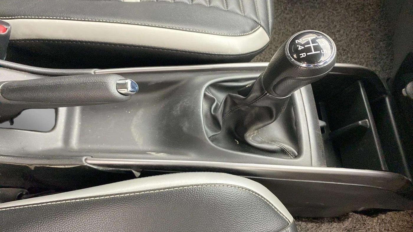 2019 Maruti Baleno ZETA PETROL 1.2, Petrol, Manual, 33,659 km, Gear Lever