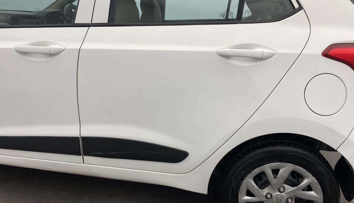 2018 Hyundai Grand i10 SPORTZ 1.2 KAPPA VTVT, Petrol, Manual, 33,450 km, Rear left door - Minor scratches