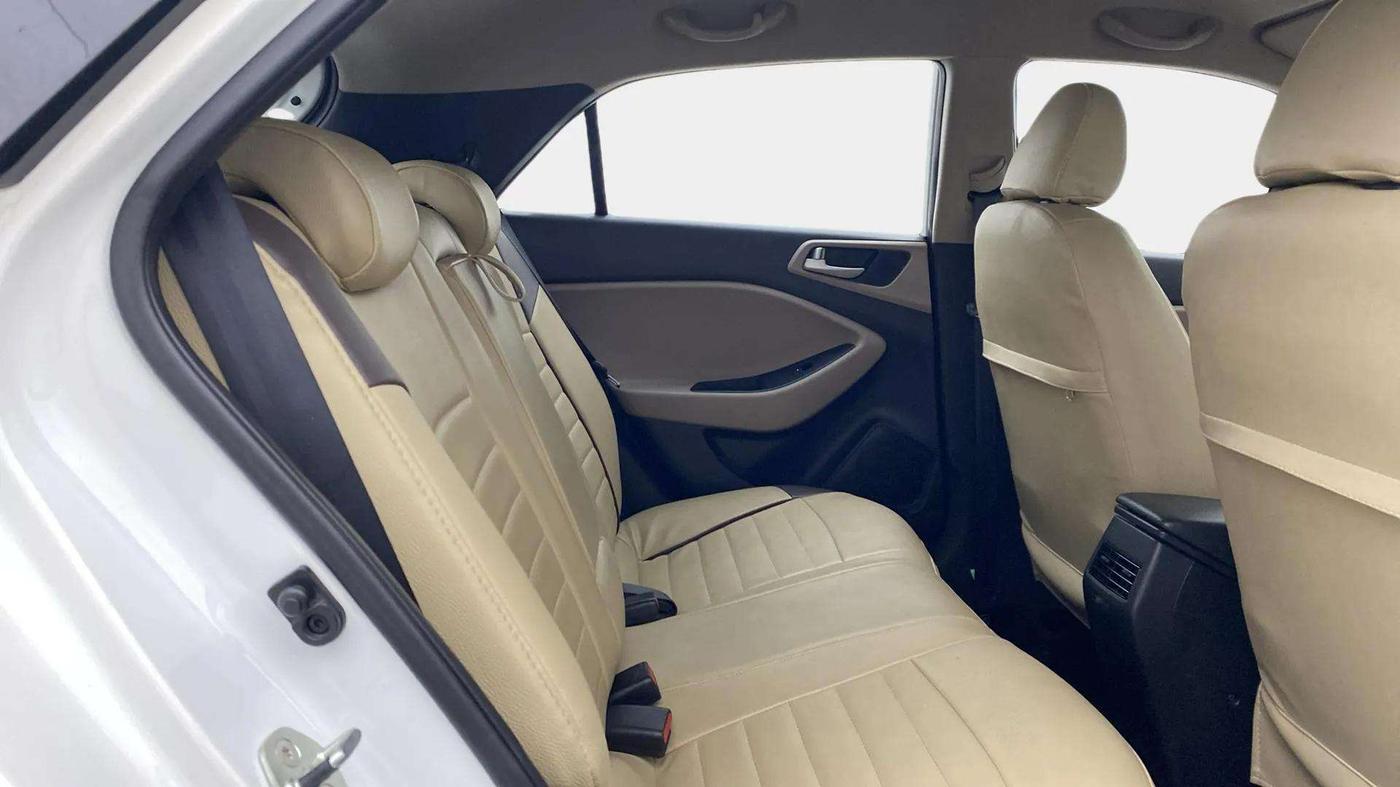 2019 Hyundai Elite i20 ASTA (O) CVT, Petrol, Automatic, 23,673 km, Right Side Rear Door Cabin