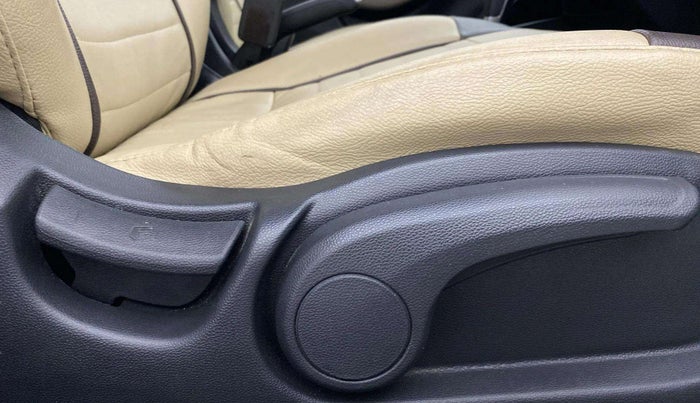 2019 Hyundai Elite i20 ASTA (O) CVT, Petrol, Automatic, 23,673 km, Driver Side Adjustment Panel