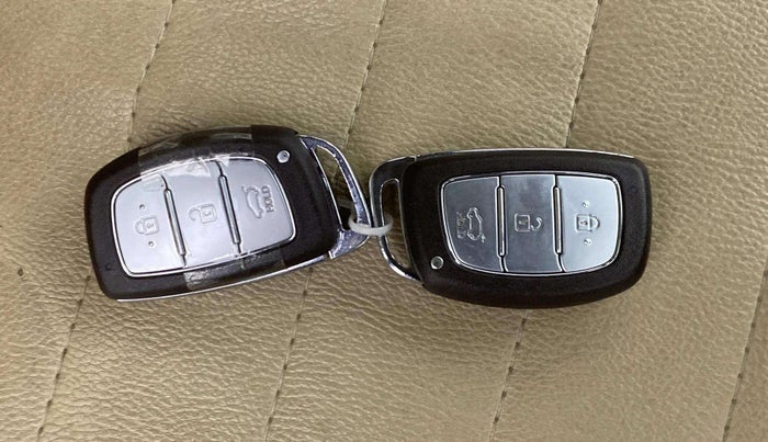 2019 Hyundai Elite i20 ASTA (O) CVT, Petrol, Automatic, 23,673 km, Key Close Up
