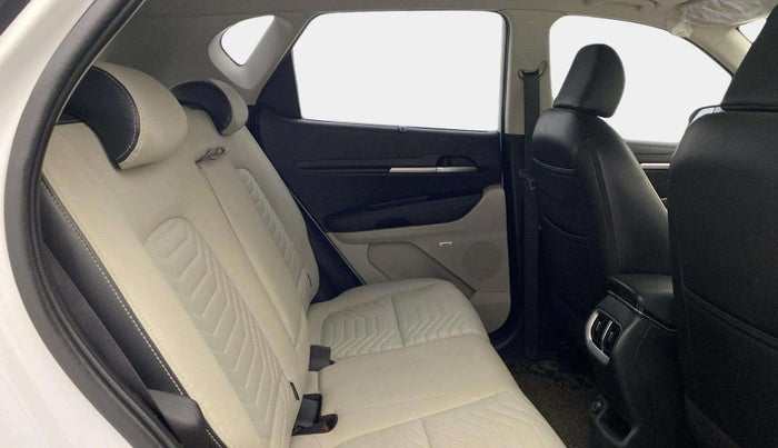2022 KIA SONET HTX PLUS 1.5, Diesel, Manual, 59,463 km, Right Side Rear Door Cabin