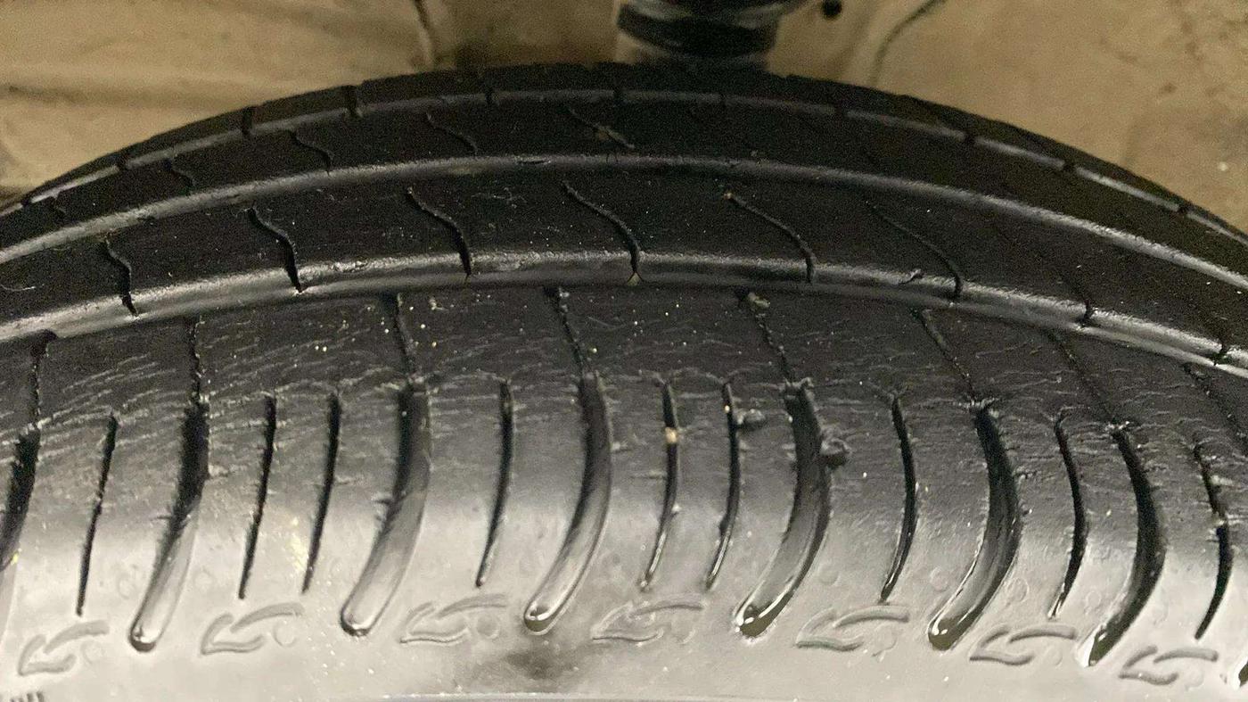 2021 Maruti S PRESSO VXI PLUS AMT, Petrol, Automatic, 21,584 km, Left Front Tyre Tread