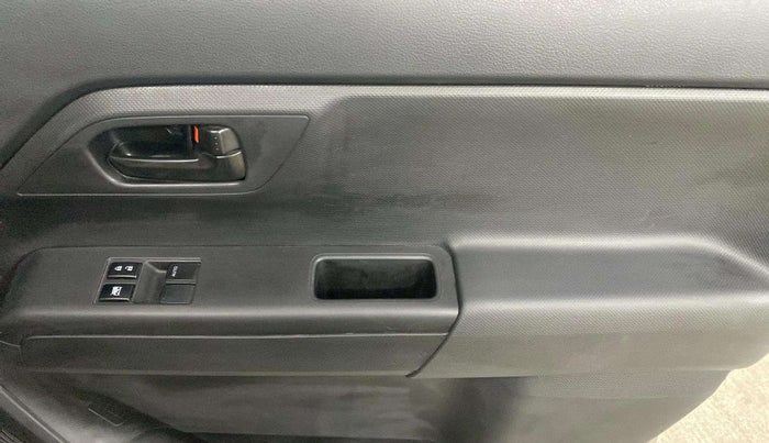 2021 Maruti New Wagon-R LXI (O) 1.0, Petrol, Manual, 14,384 km, Driver Side Door Panels Control