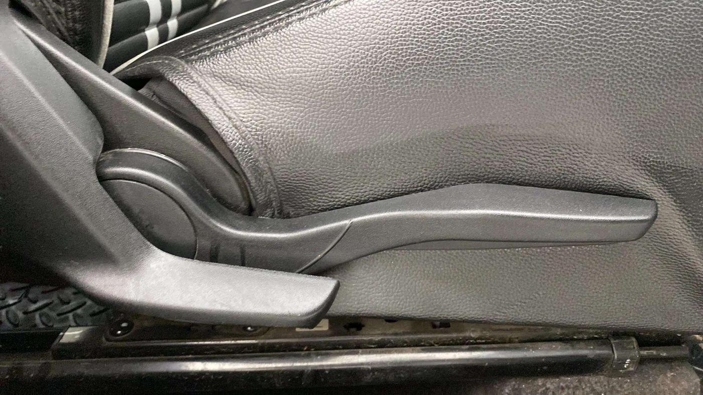 2022 Maruti Swift VXI, Petrol, Manual, 29,520 km, Driver Side Adjustment Panel