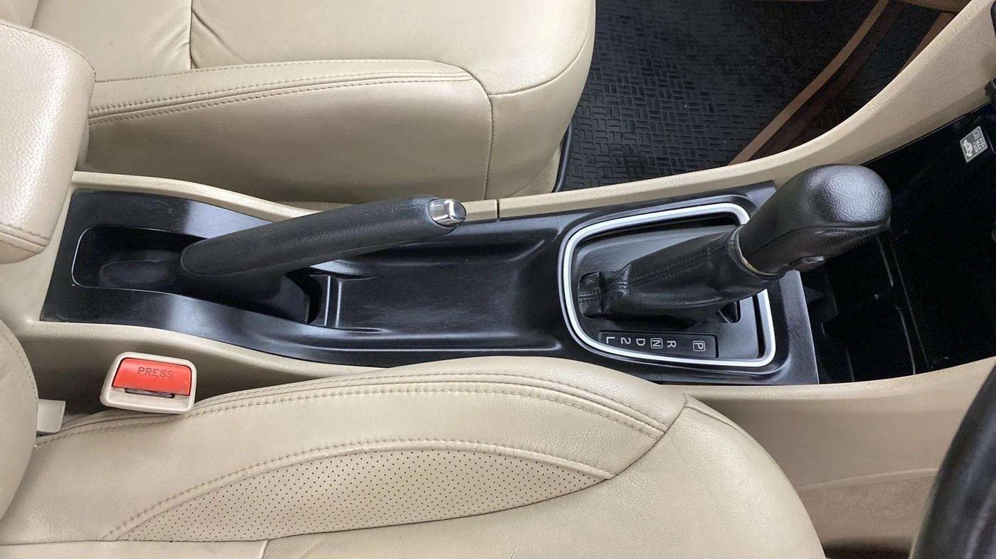 2020 Maruti Ciaz ALPHA  AT 1.5 SHVS PETROL, Petrol, Automatic, 86,700 km, Gear Lever