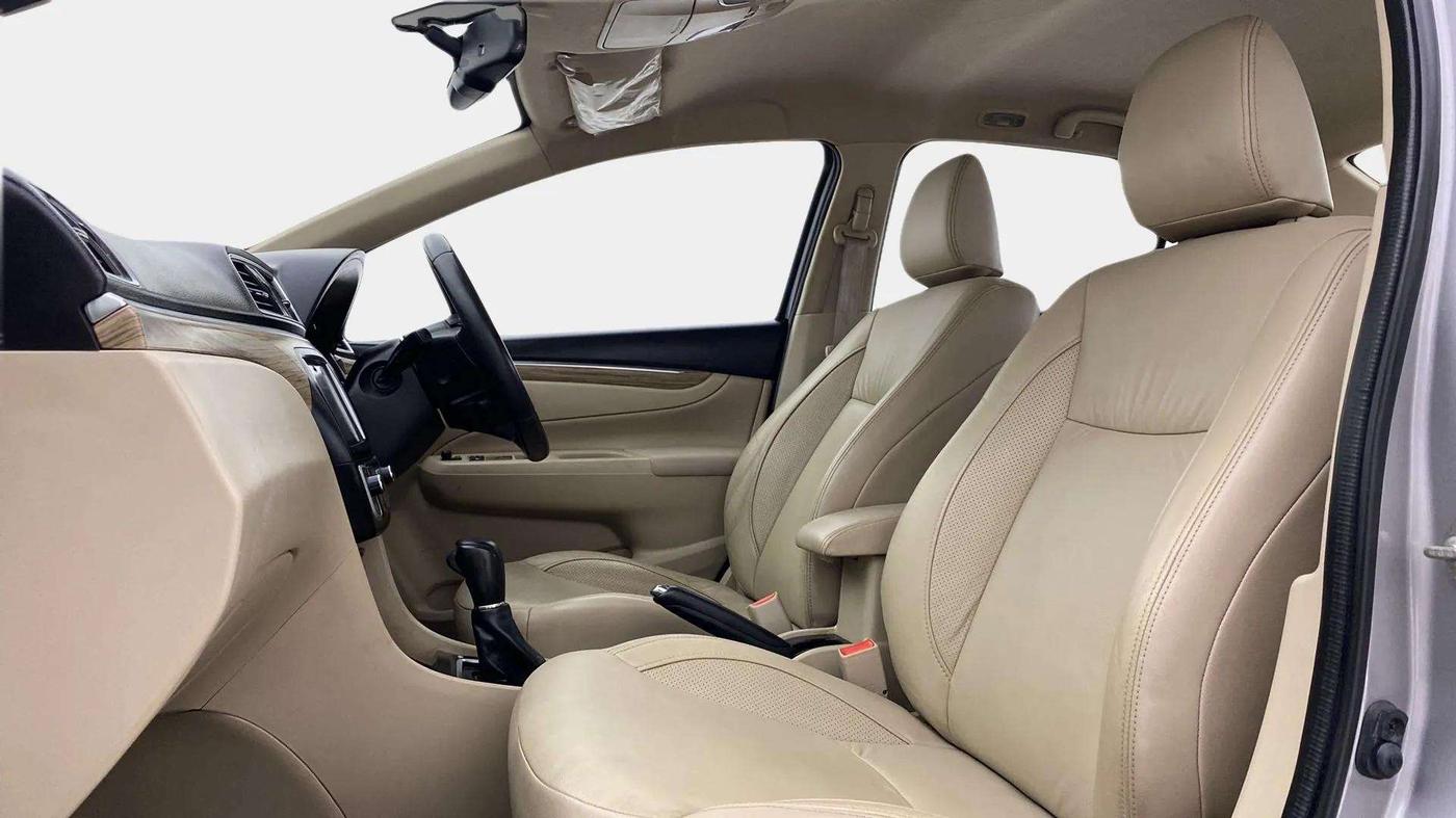 2020 Maruti Ciaz ALPHA  AT 1.5 SHVS PETROL, Petrol, Automatic, 86,700 km, Right Side Front Door Cabin